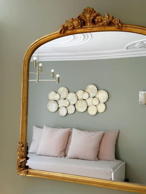 Apartment Historical Center, Large 2 Bedroom Apartment, Bright & Stylish Lisbon