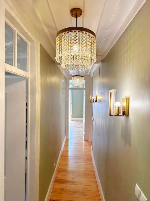 Historical Center, Large 2 Bedroom Apartment, Bright & Stylish Apartment