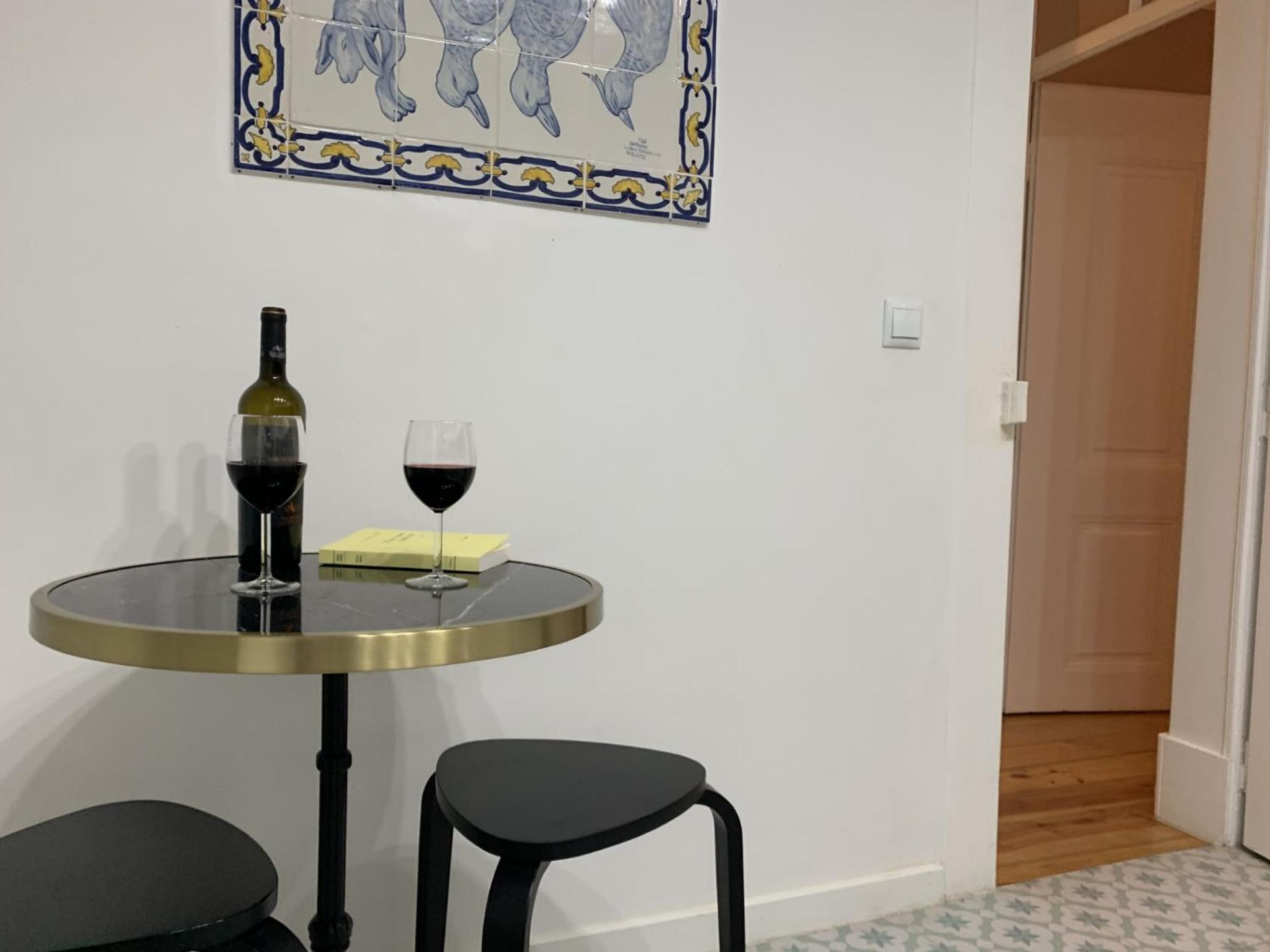 Historical Center, Large 2 Bedroom Apartment, Bright & Stylish Apartment *