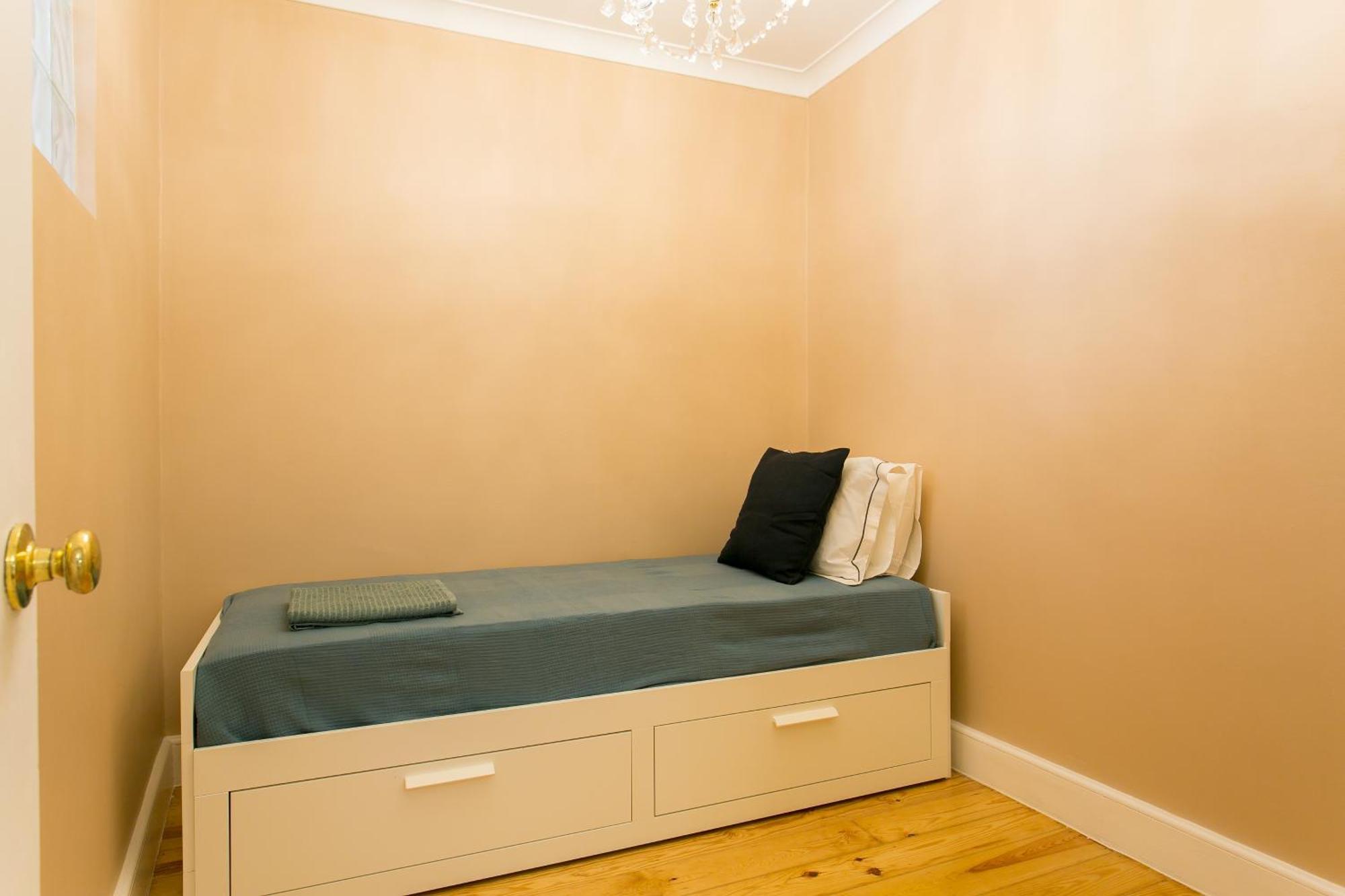 Historical Center, Large 2 Bedroom Apartment, Bright & Stylish Apartment