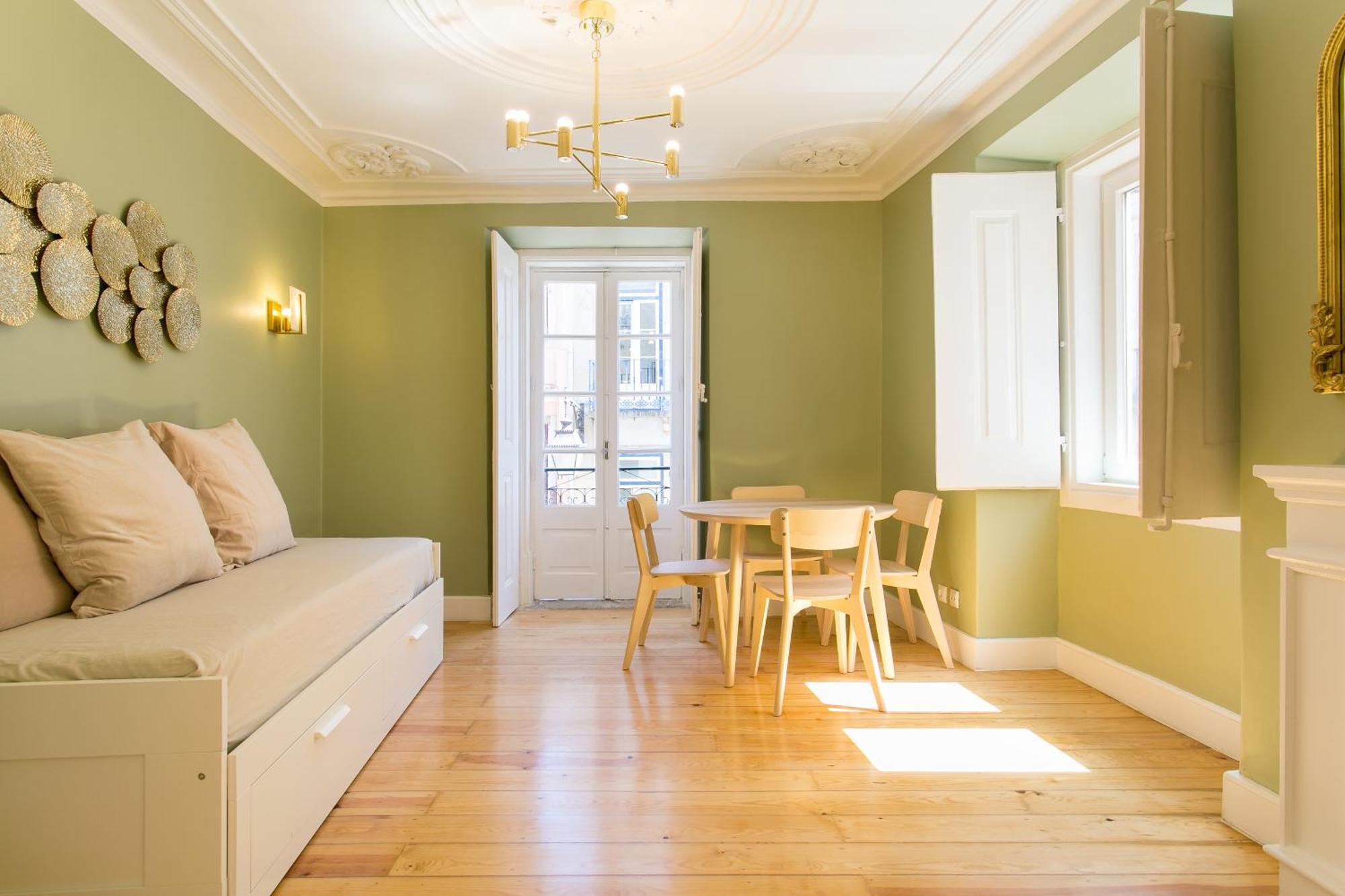Apartment Historical Center, Large 2 Bedroom Apartment, Bright & Stylish