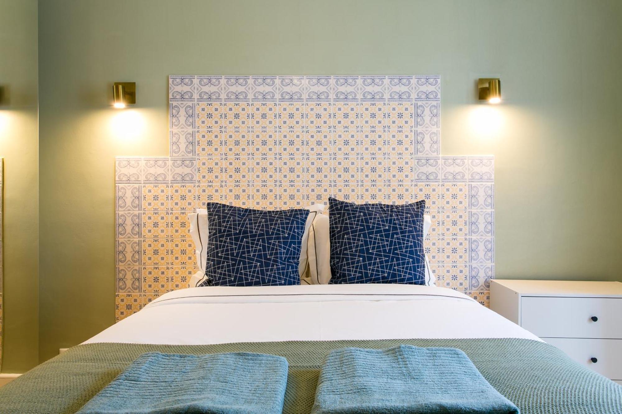 Apartment Historical Center, Large 2 Bedroom Apartment, Bright & Stylish Lisbon